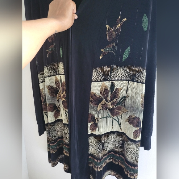 Ls collections by sunu open front size L gold  flowers design. - Picture 5 of 13